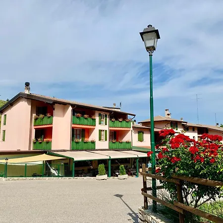 Hotel Edelweiss San Zeno di Montagna Exterior photo